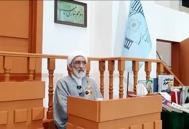 واکنش مصطفی پورمحمدی به قرارداد ۱۰۰۰ میلیارد دلاری ترامپ با مقامات سعودی