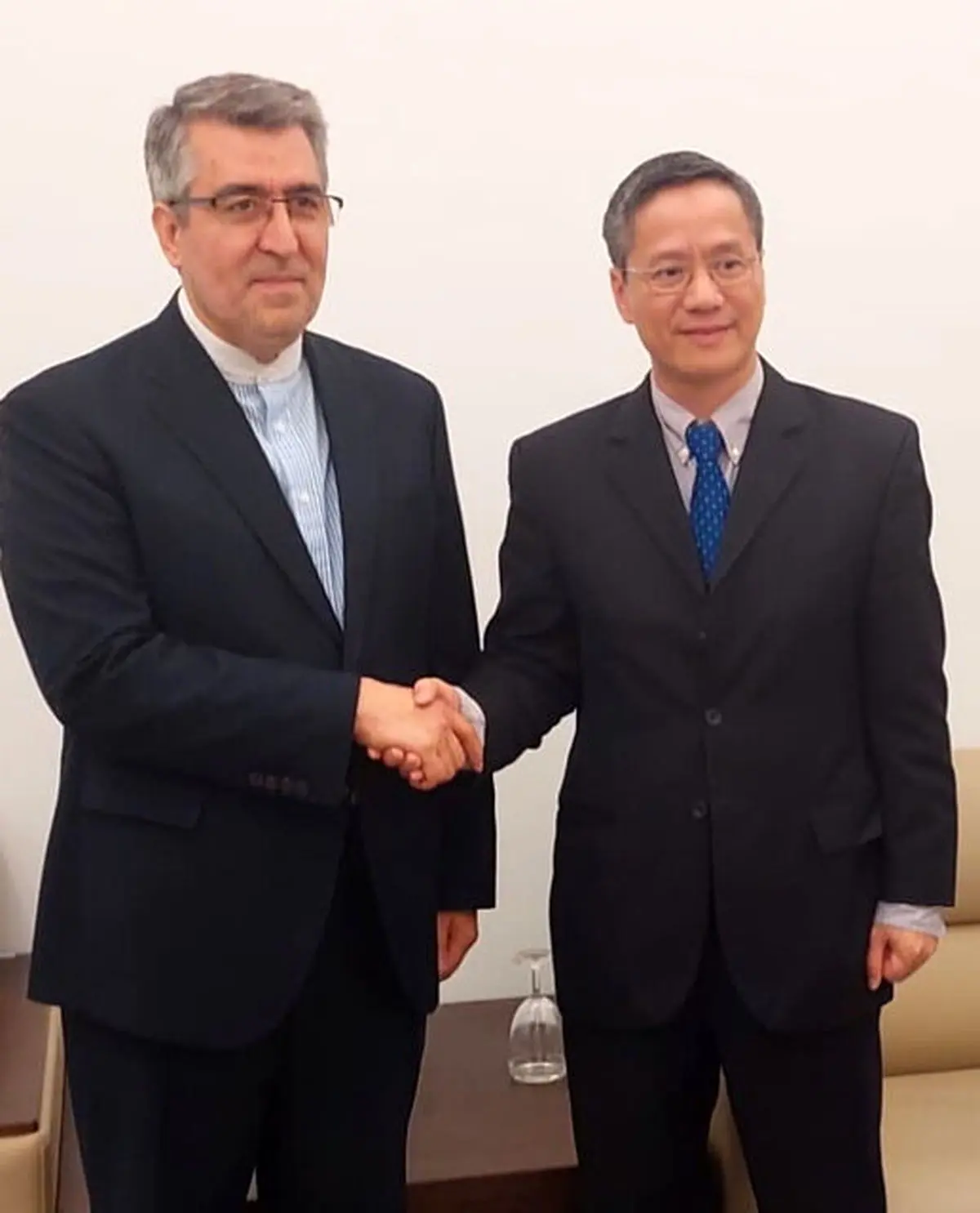سفیر ایران با مقام ویتنامی دیدار کرد