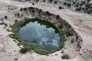 کشف سیاه‌چاله مرموز در خوزستان/ چه موجودات عجیبی در این حفره زیست می‌کنند؟