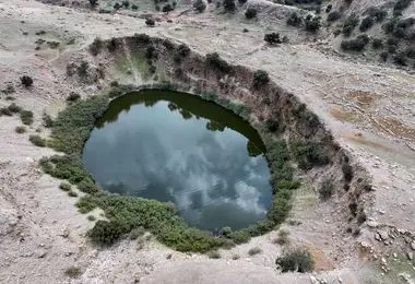 کشف سیاه‌چاله مرموز در خوزستان/ چه موجودات عجیبی در این حفره زیست می‌کنند؟