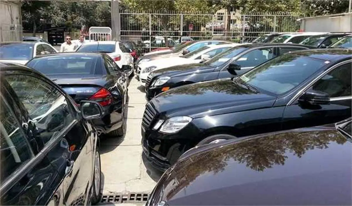 سقوط ۳۰۰ میلیونی خودرهای وارداتی/ جدول