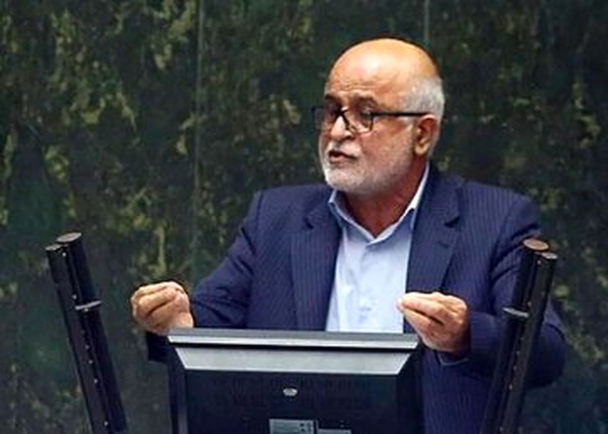 نماینده ردصلاحیت شده مجلس: آقایان خاتمی و صادقی مقدم بگویید که برای انقلاب اسلامی چکار کرده اید که من نکرده‌ام؟