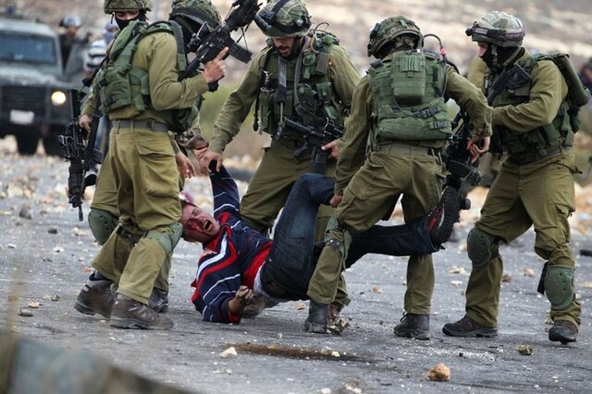 تصاویر +16 و تکان‌ دهنده از شکنجه یک فلسطینی عریان + ببینید 