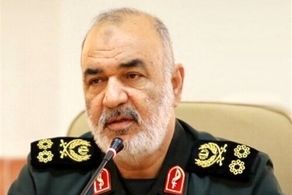 خوش و بش گرم فرمانده سپاه با مداح معروف + ببینید 