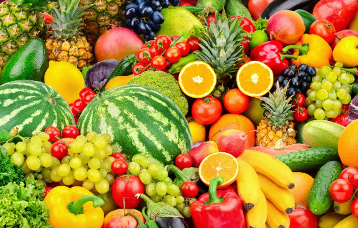 طرز صحیح میوه خوردن را یاد بگیریم