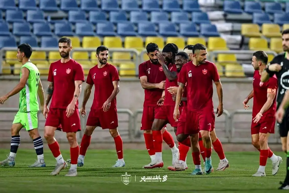 گل اول فجرسپاسی به پرسپولیس در دقیقه ۱۴ / زننده حسین شهابی