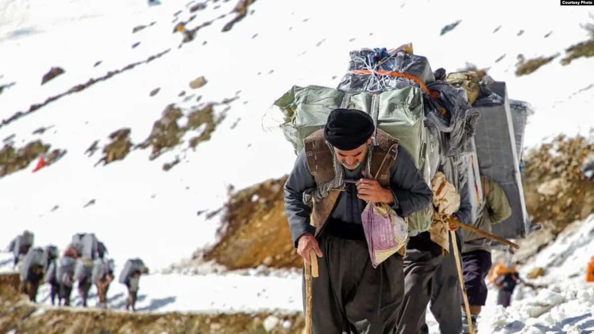 کولبری به خاطر چند مشت ریال!