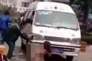 لخت شدن جنجالی زن در خیابان جلوی معشوقه شوهرش!+عکس