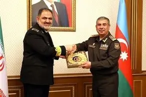 هدیه ویژه وزیر دفاع آذربایجان به فرمانده ارتش ایران + عکس