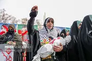نوشته جالب روی دست یک دختر بسیجی؛ صلی علی سِترکه + ببینید 