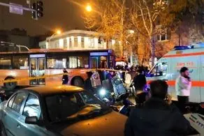 تصادف شدید اتوبوس مسافربری با خودروی آتش نشانی در تهران+عکس