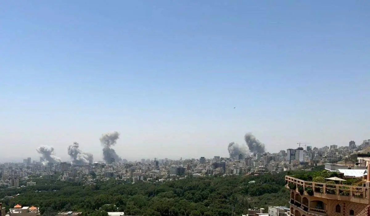 در تهران چه خبر است؟ / حمله به صداوسیما و دانشگاه شهید بهشتی و درب زندان اوین