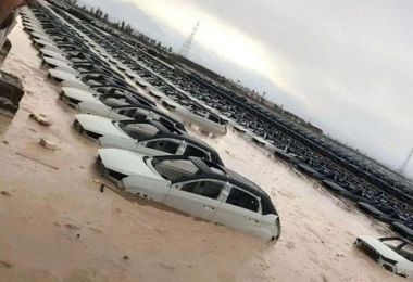 تصاویر عجیب از فرورفتن خودروها در سیل کرمان| یک مقام قضایی واکنش نشان داد 