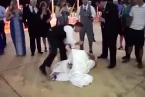 شوخی زشت داماد با عروس وسط عروسی همه را شوکه کرد! + عکس