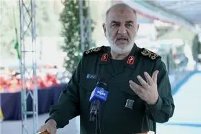 سرلشکر سلامی: دشمنان از بیم اقدام ایران در لاک دفاعی فرو رفتند